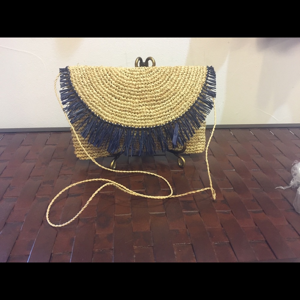 Hat Attack Raffia Clutch - Picture 3 of 3